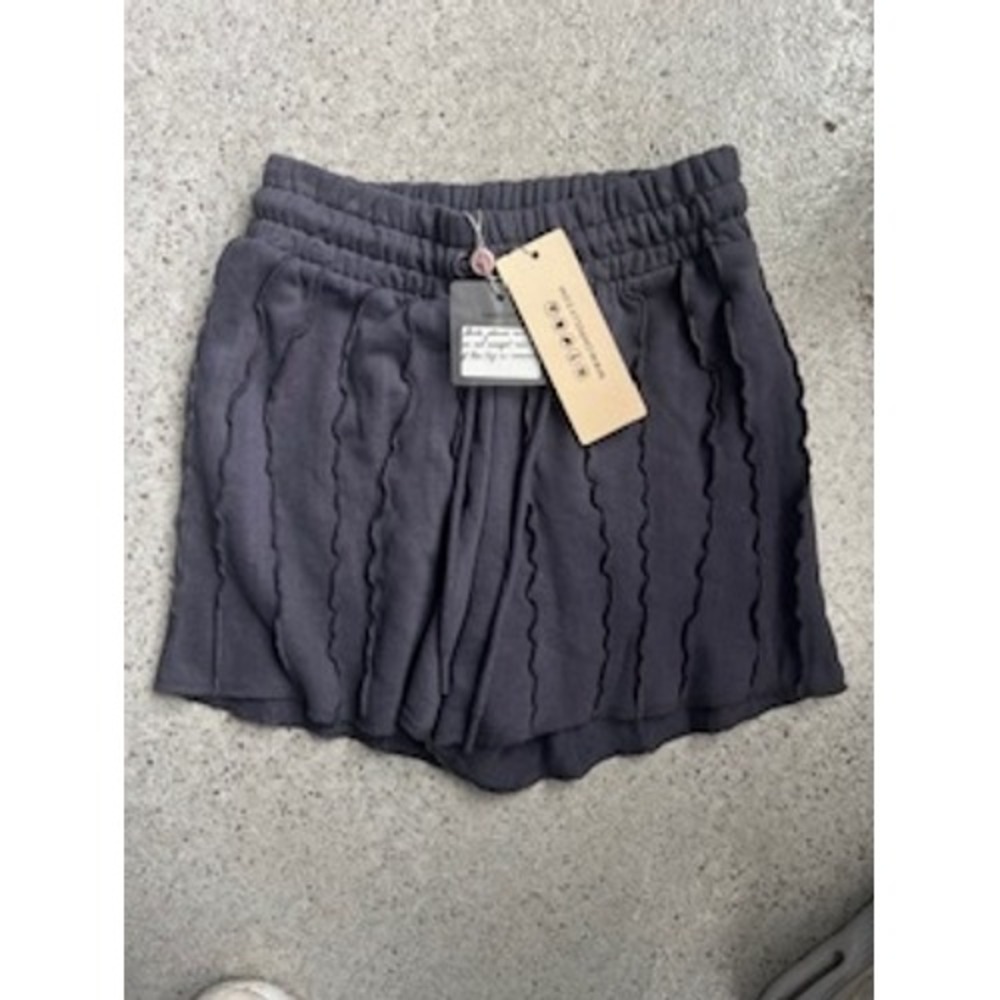Oh Polly Exposed-Seam Shorts‎ Size 4 NWT Gray Boutique Lounge Mini Shorts